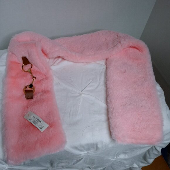 Light Pink Faux Fur Scarf with Chain Pull Through - Picture 3 of 4